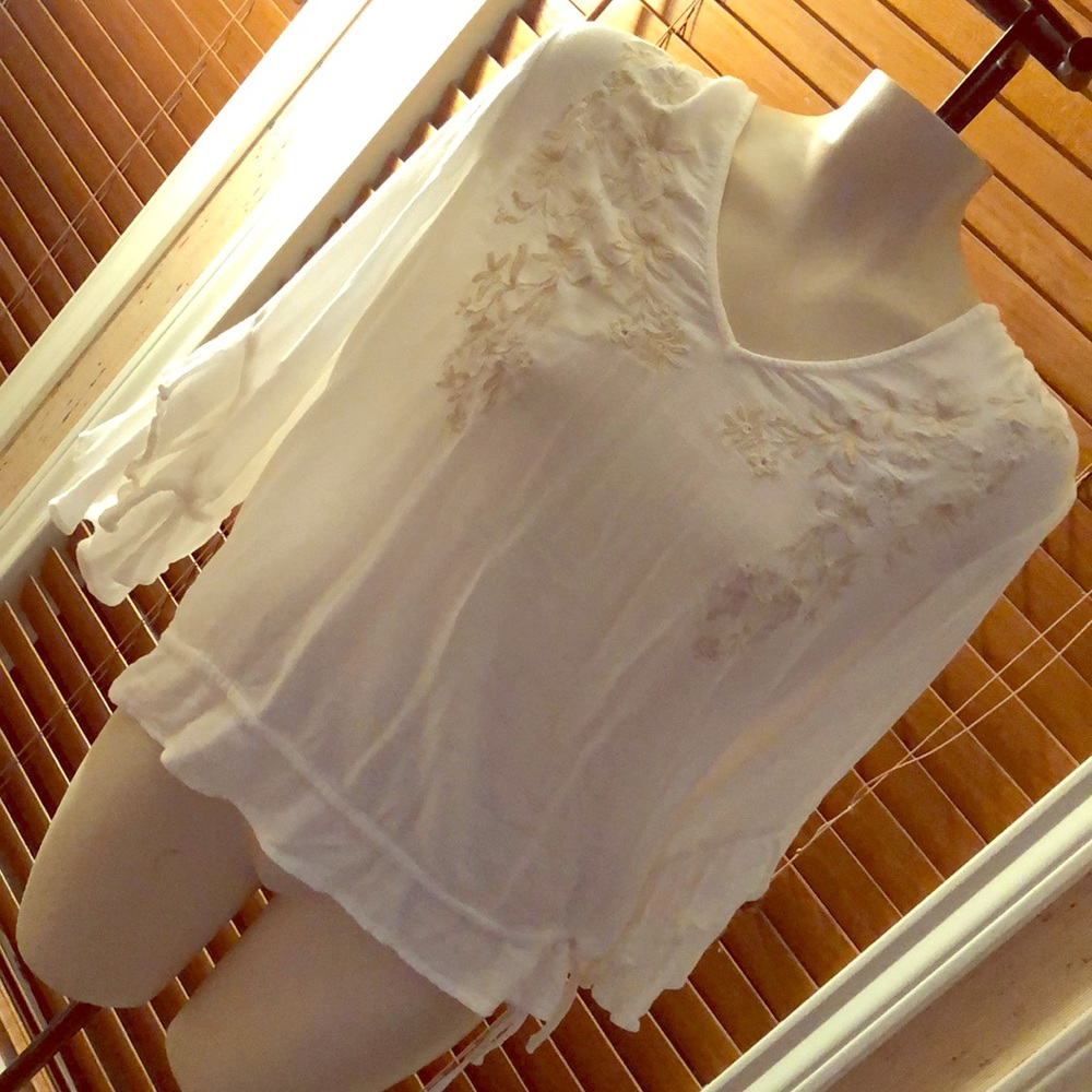 White Jessica Simpson blouse